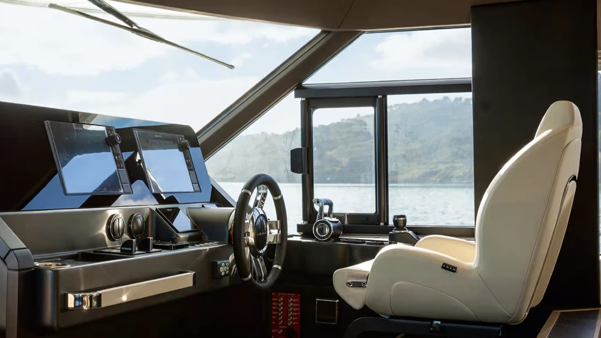 Azimut Magellano 66