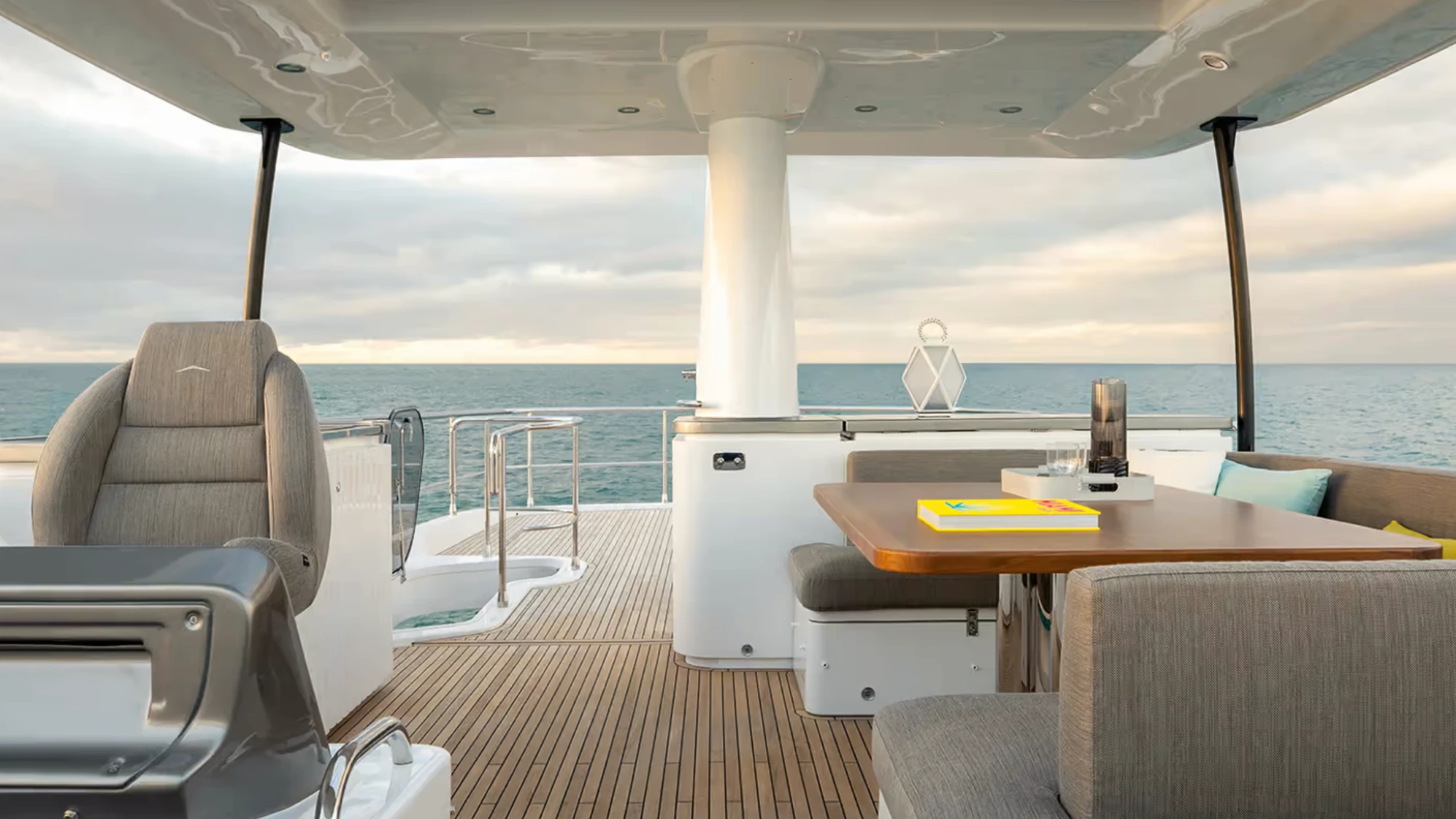 Azimut Magellano 66