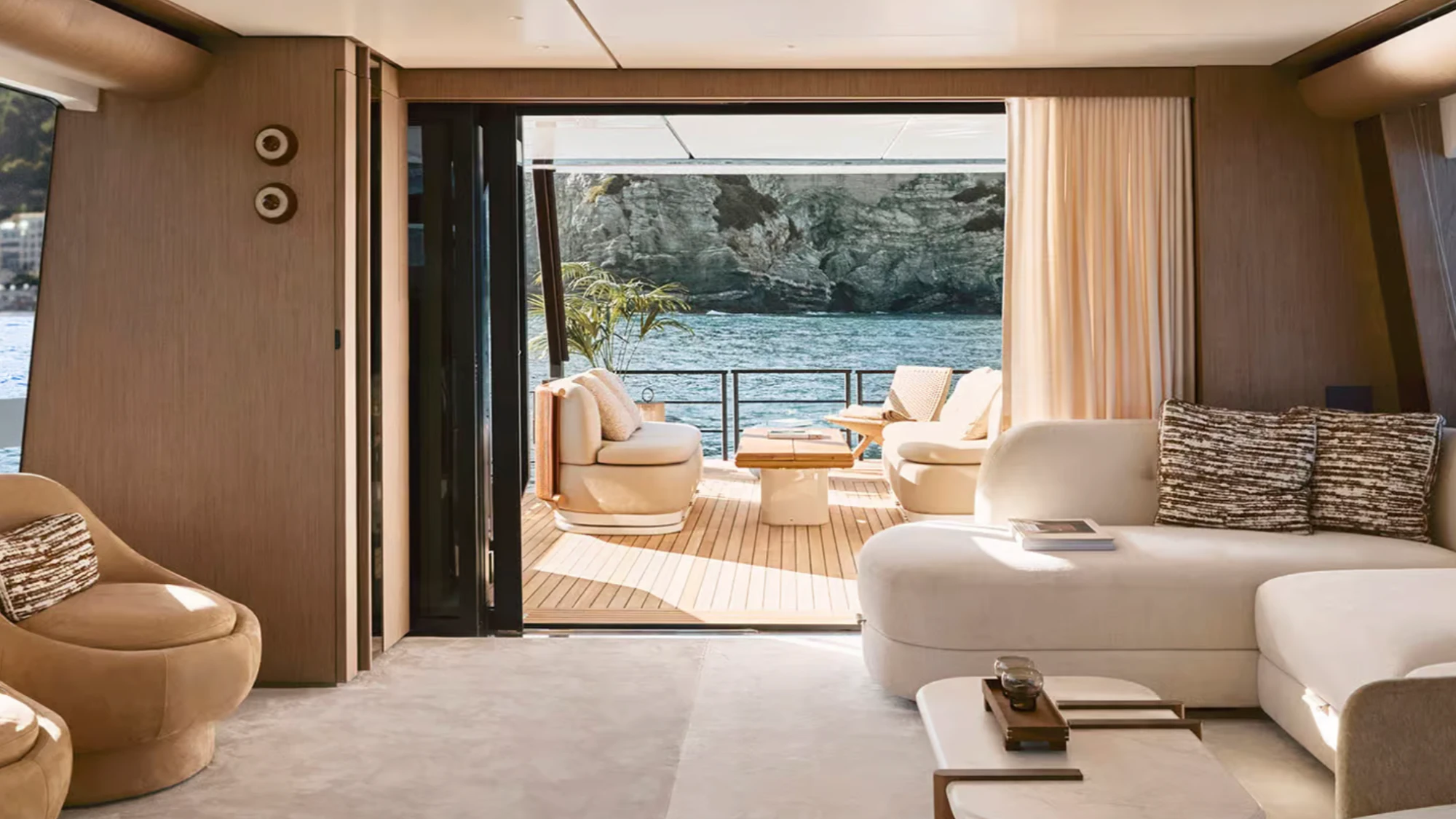 Azimut Fly 82