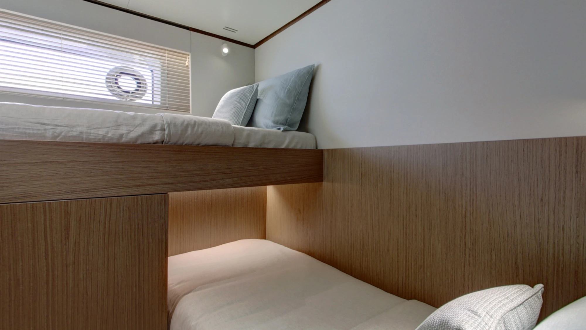 Azimut Seadeck 7