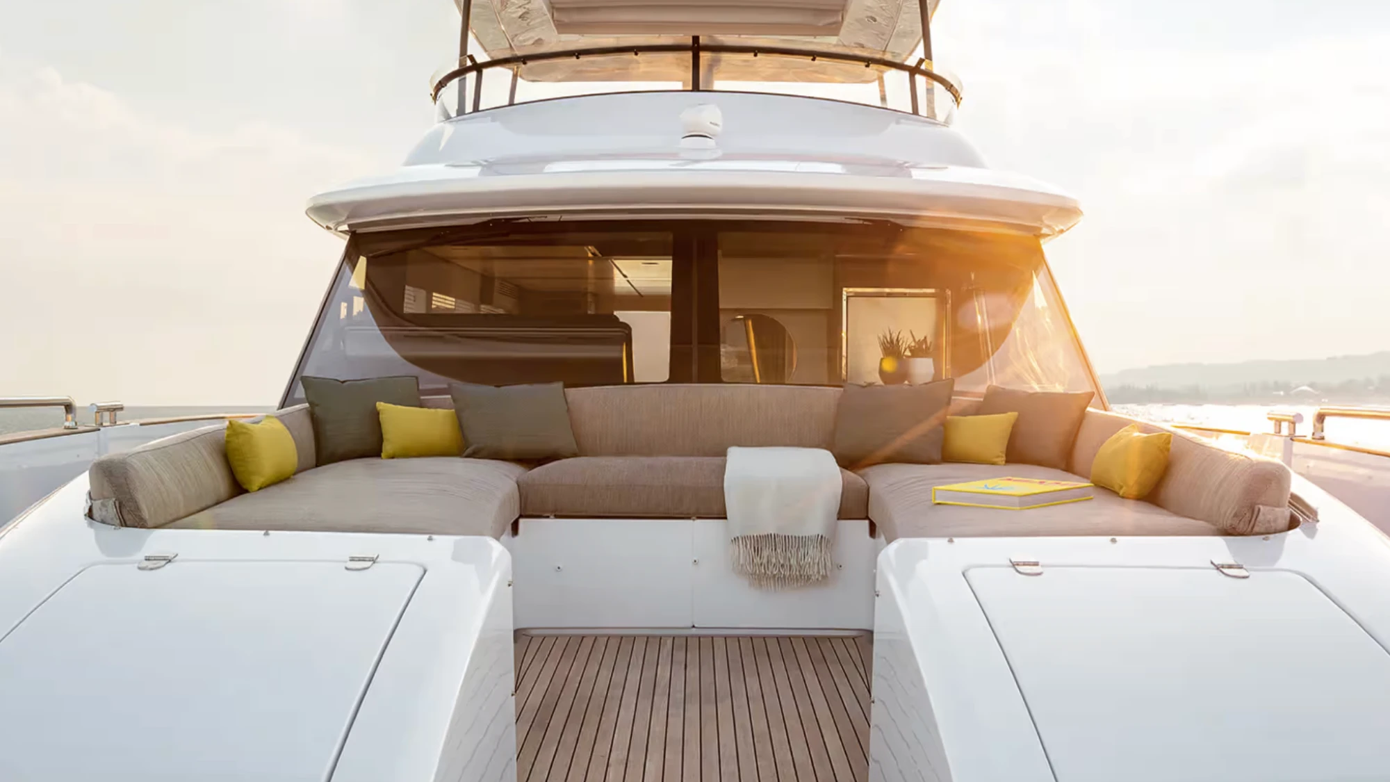 Azimut Magellano 66