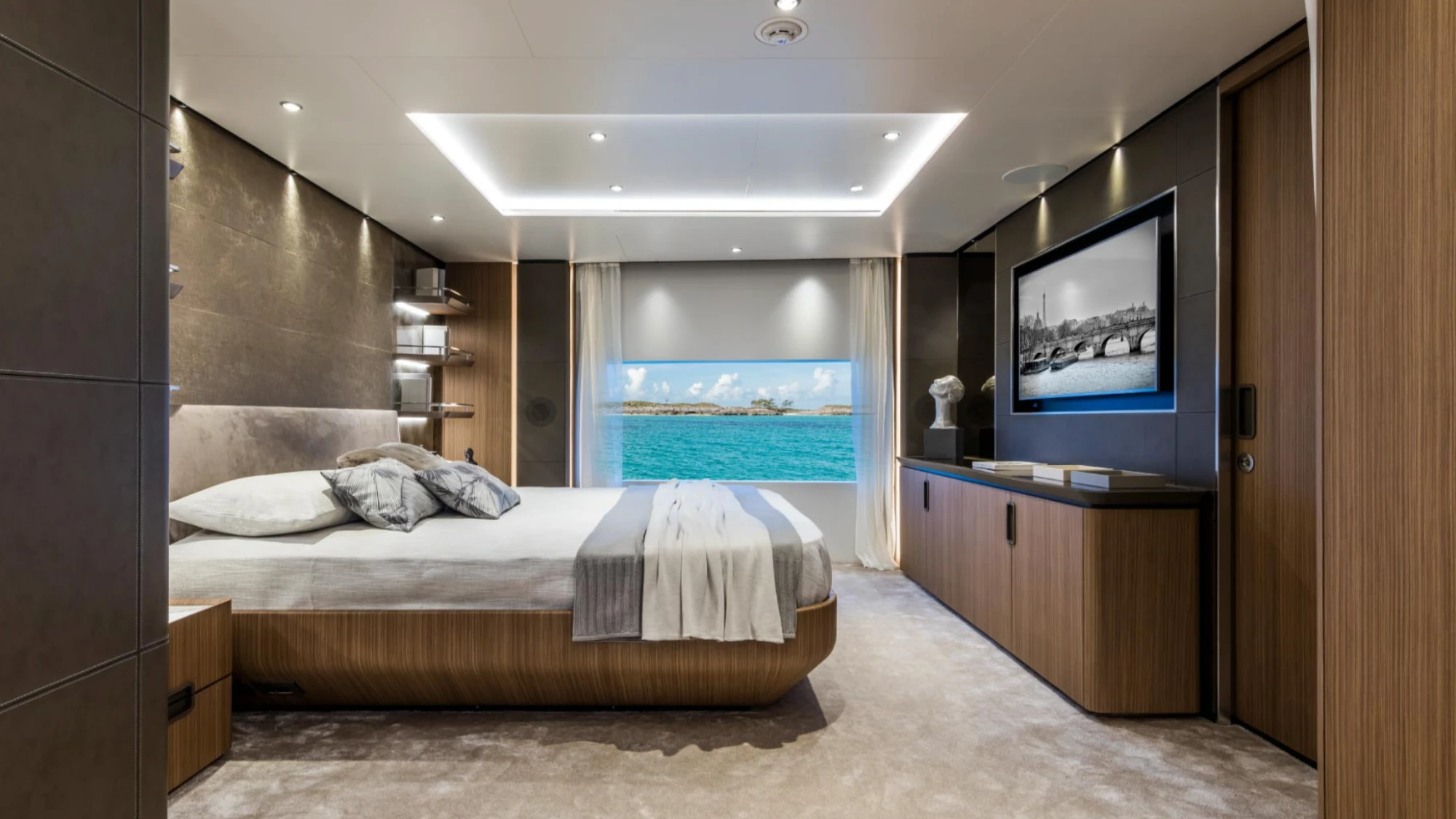 Custom Line Saetta 120'
