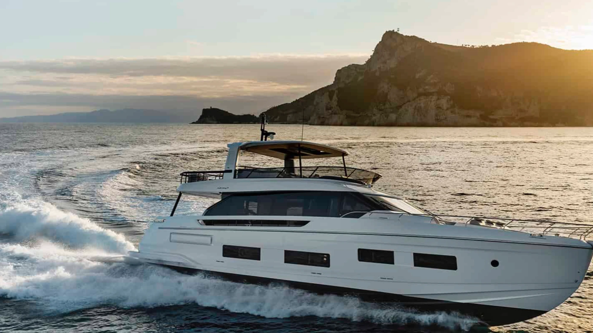 Azimut Fly 82