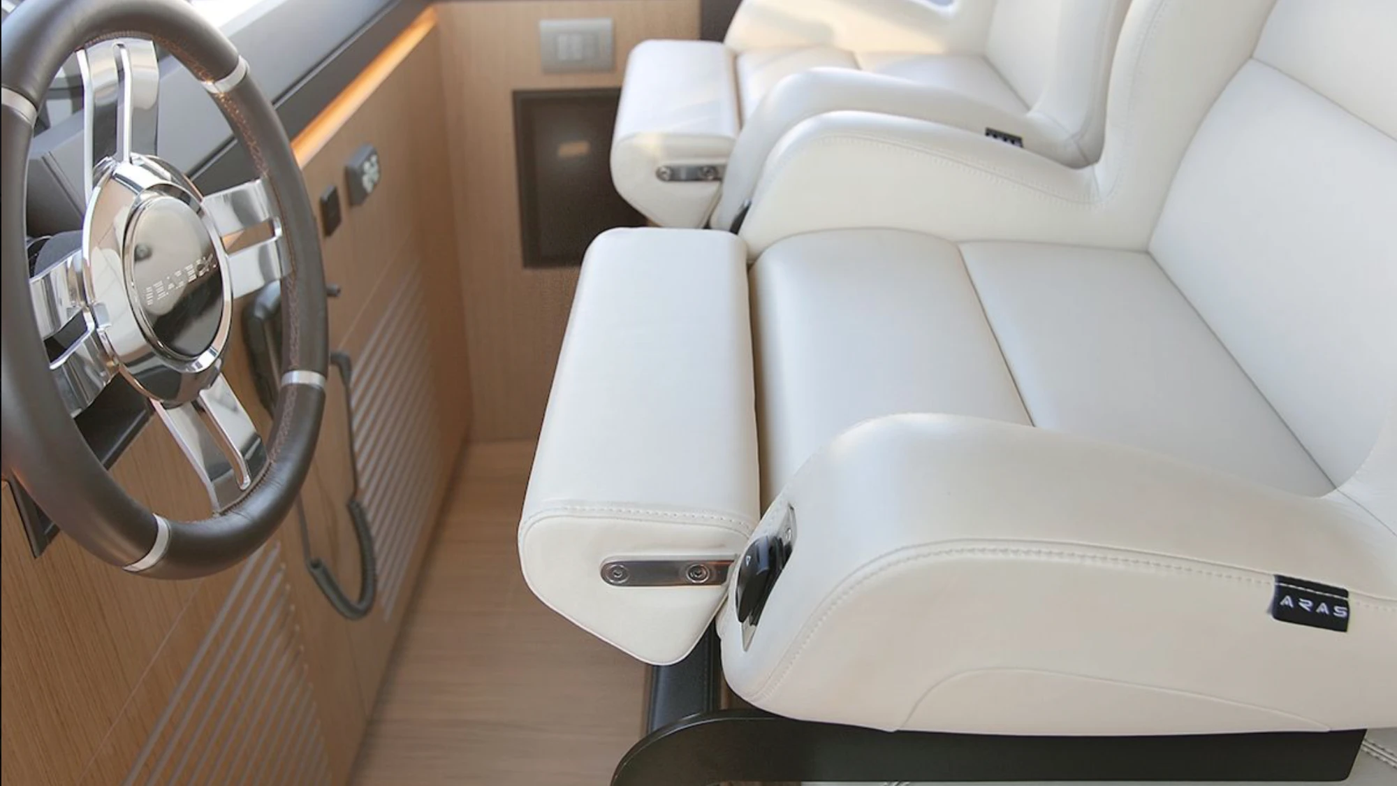 Azimut Seadeck 7